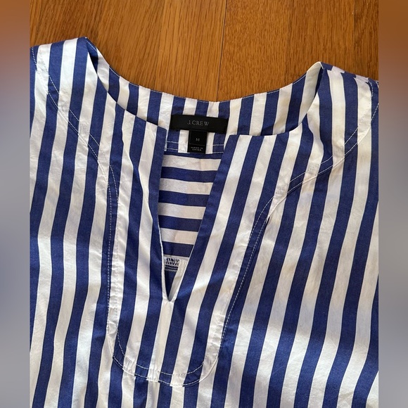 J Crew Women’s V-Neck Blue Striped Long Sleeve Blouse Dress Shirt Size Medium - Picture 3 of 4